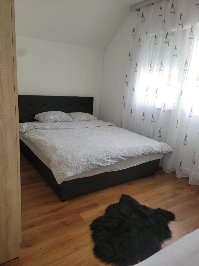Lola Guest House Vuthaj Eksteriør billede
